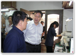 2010年5月上海市普陀區區長來我公司視察指導工作